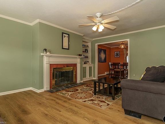 2nd image of 4 Meadowlawn Dr Unit 12