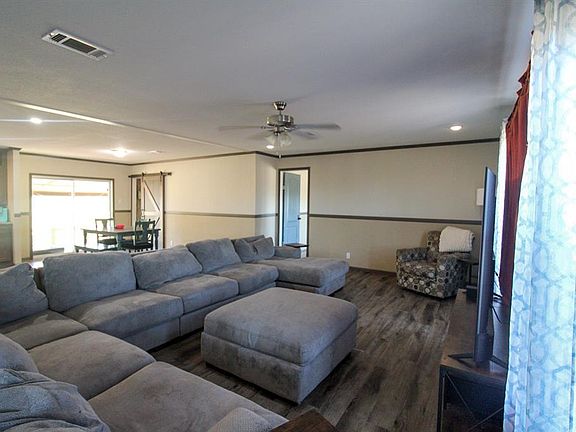 3rd image of 7946 Banner Rd