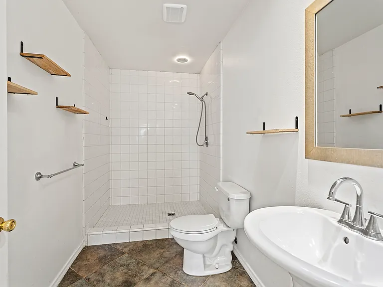 1430 Sinaloa Rd #B — Photo 6