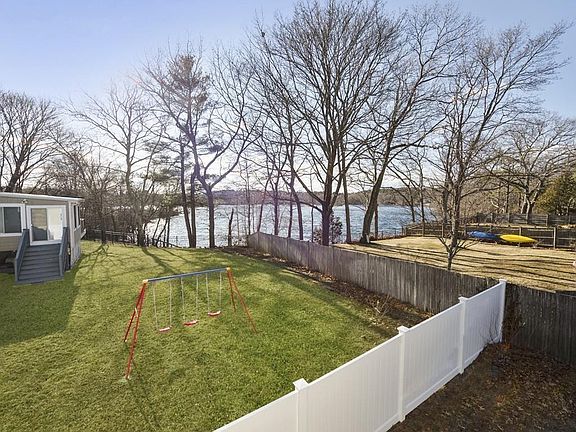 5th image of 171 Lakeshore Dr