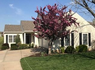 5810 Longleaf Dr, Lawrence, KS 66049