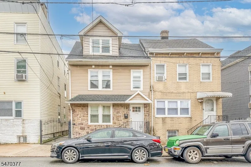 2 bed, 1.0 bath, $1,975 — Photo 1