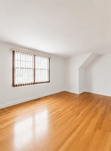 1227 Allen St — Photo 3