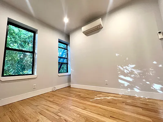 Rented by Pear NYC LLC | media 20