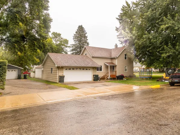 317 3rd Ave W, Osakis, MN 56360