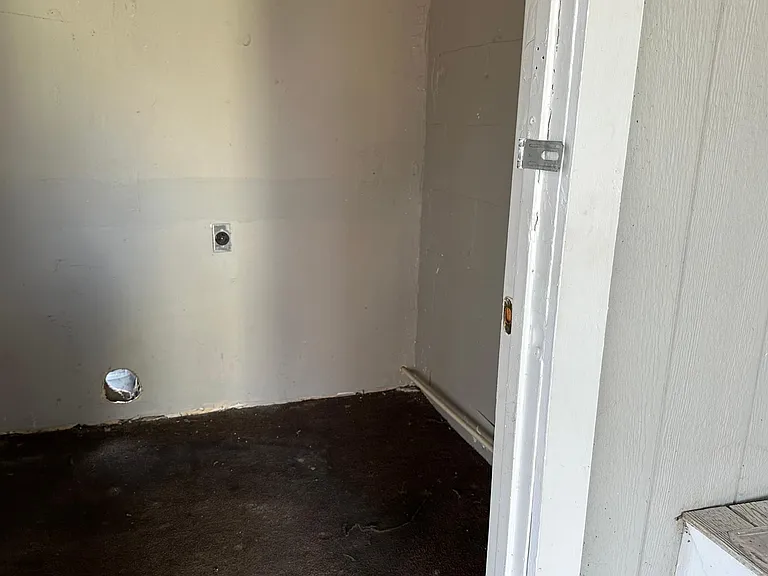 2401 Shropshire St — Photo 5