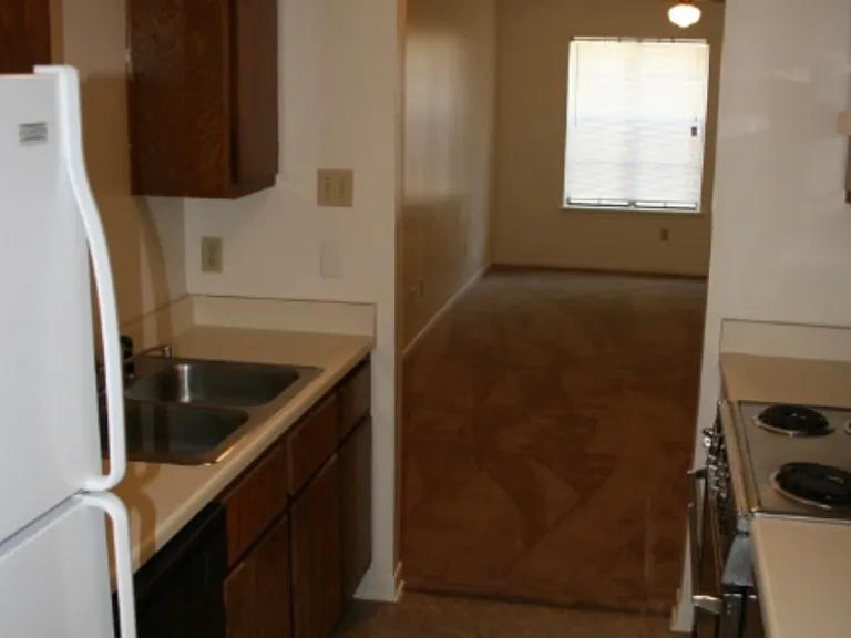 1807 Woodsman Dr #C — Photo 3