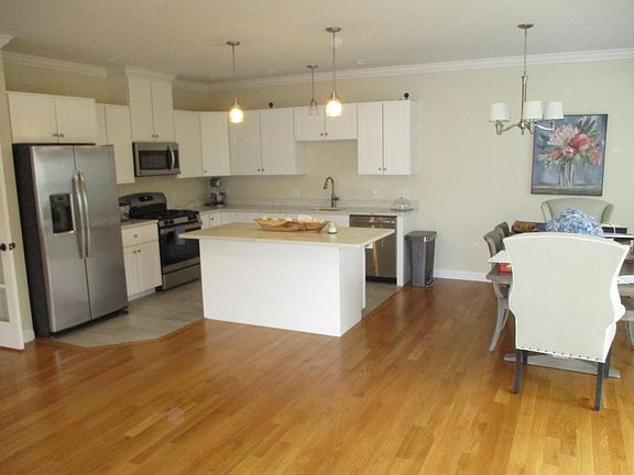 4th image of 10 Westwood St