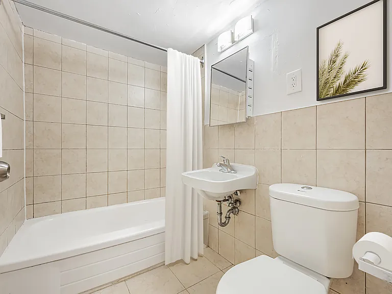 44 Thorncliffe Park Dr — Photo 9