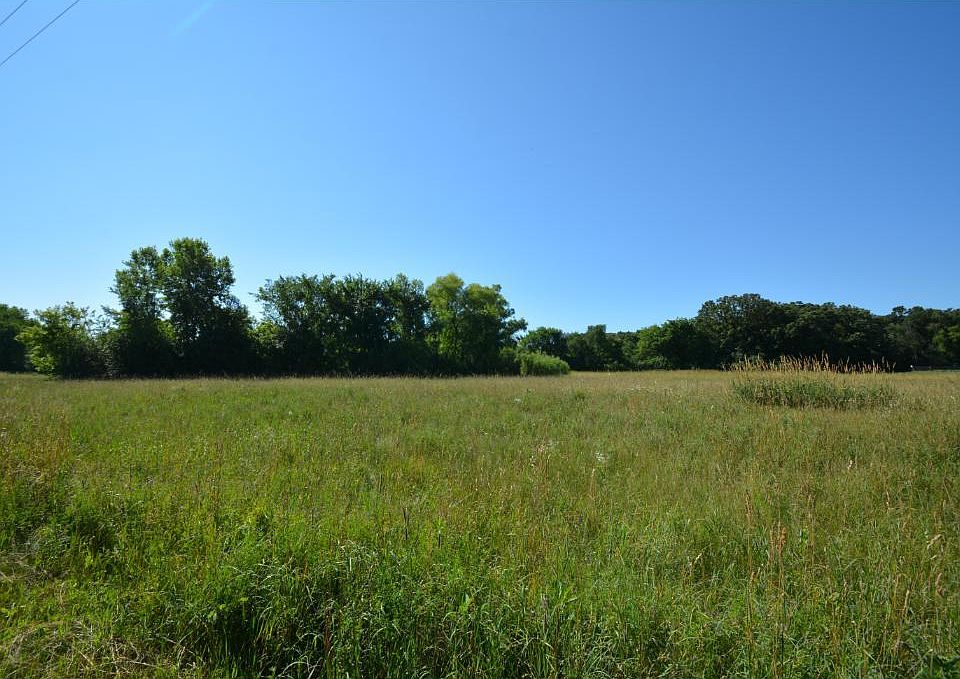 2nd image of 10 250th St E