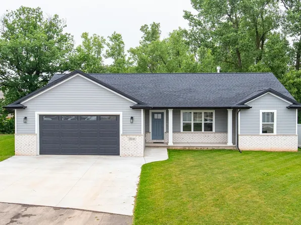 2240 E Honeygold Ct, Appleton, WI 54913
