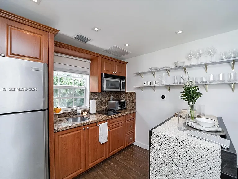 265B Palm Ave — Photo 8