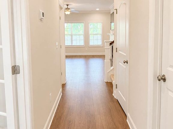4th image of 2146 Misty Dr NE