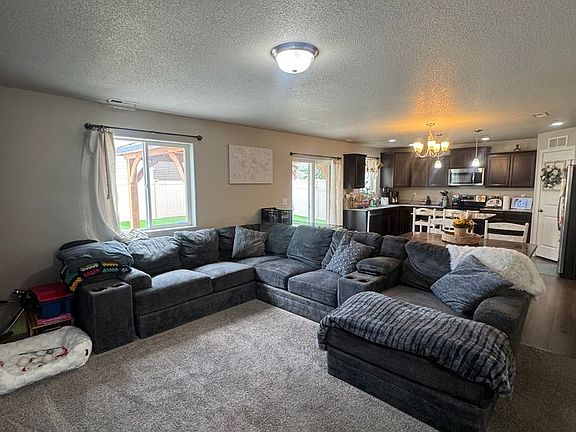 4th image of 10863 Traders Pkwy