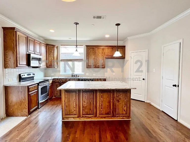 2500 Rockbrook Dr #40 — Photo 10