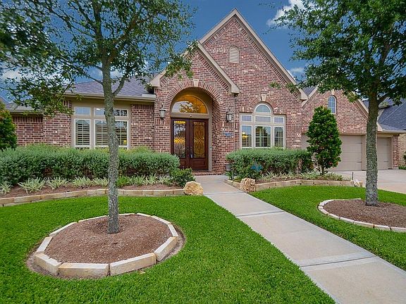 3rd image of 27814 Eastonwood Ct