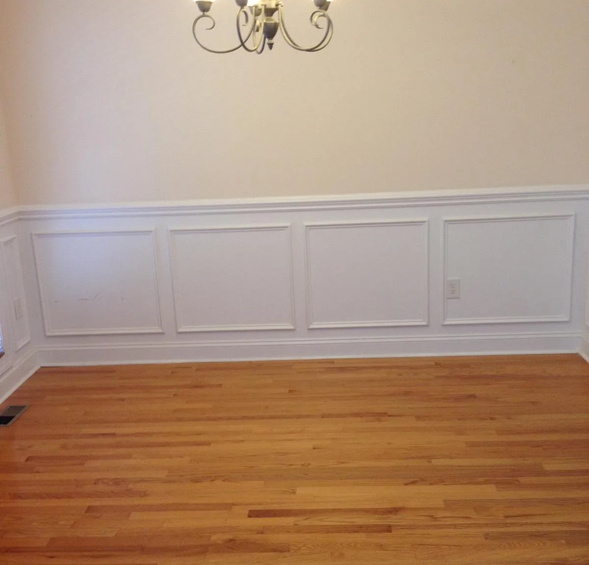 4 bed, 2.5 bath, 2332 sqft, $2,100 — Photo 3
