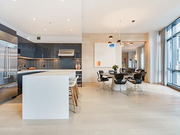 3rd image of 200 Chambers St APT 6A