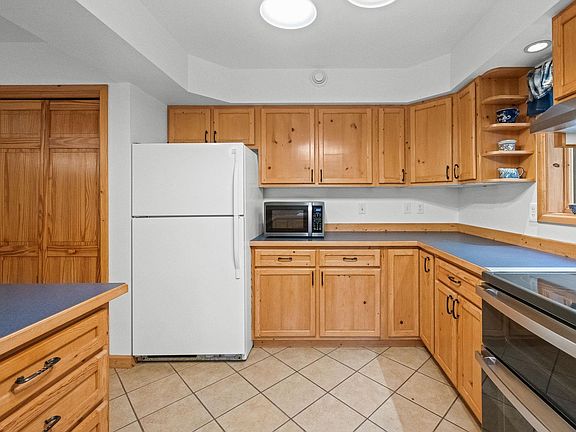 5th image of 760 Pelican Way