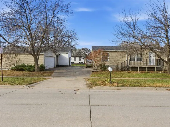 720 S 13th St, Council Bluffs, IA 51501
