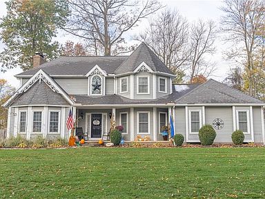 3920 Walnut Wood Way Uniontown Oh 44685 Mls 4237892 Zillow