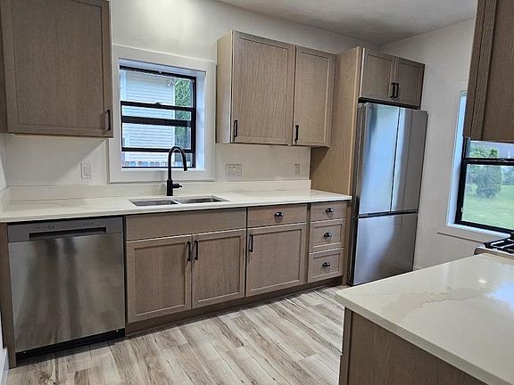 5th image of 1103 Keeler Ave