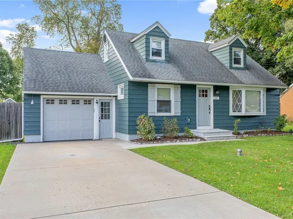 207 Juanita Dr, Liverpool, NY 13090
