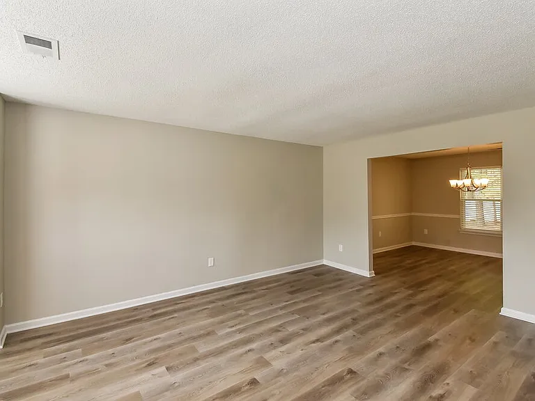 146 Edison Dr — Photo 9