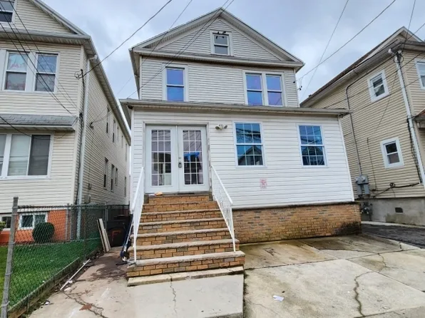 938 Kenneth Ave, Elizabeth City, NJ 07202