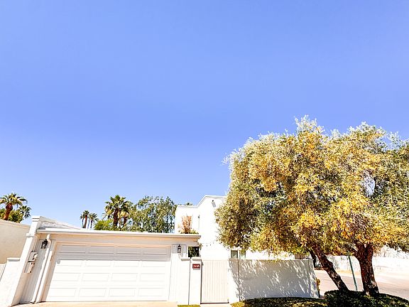3rd image of 208 Laguna Dr W