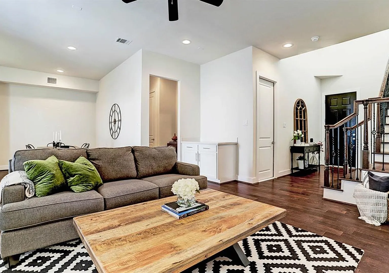 8808 Hollister Pine Ct **Ask About Our No Cash Deposit Option — Photo 4