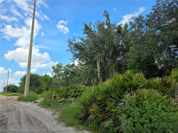 2379 W Perry Rd, Avon Park, FL 33825