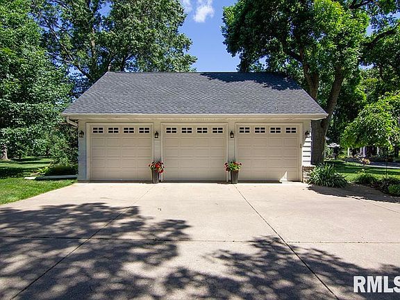 4th image of 13 Oak Park Dr