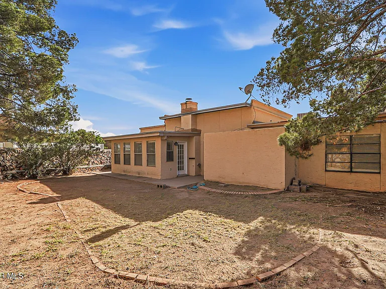 604 La Chapa Ave — Photo 25