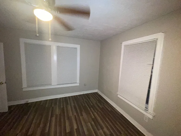 4236 Delaware St — Photo 8