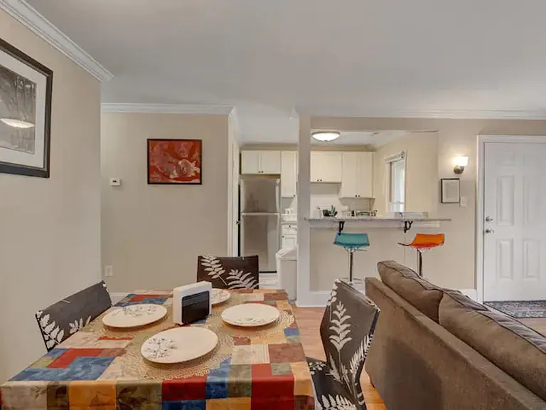 2225 Summit St #1 — Photo 4