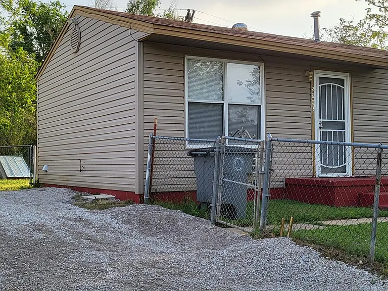 2803 SW H Ave — Photo 48