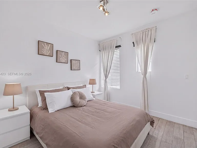 811 Jefferson Ave #204 — Photo 13
