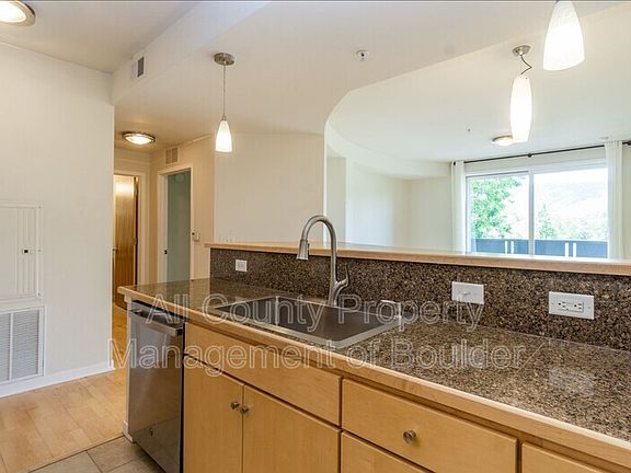 5th image of 4670 Holiday Dr Unit 202