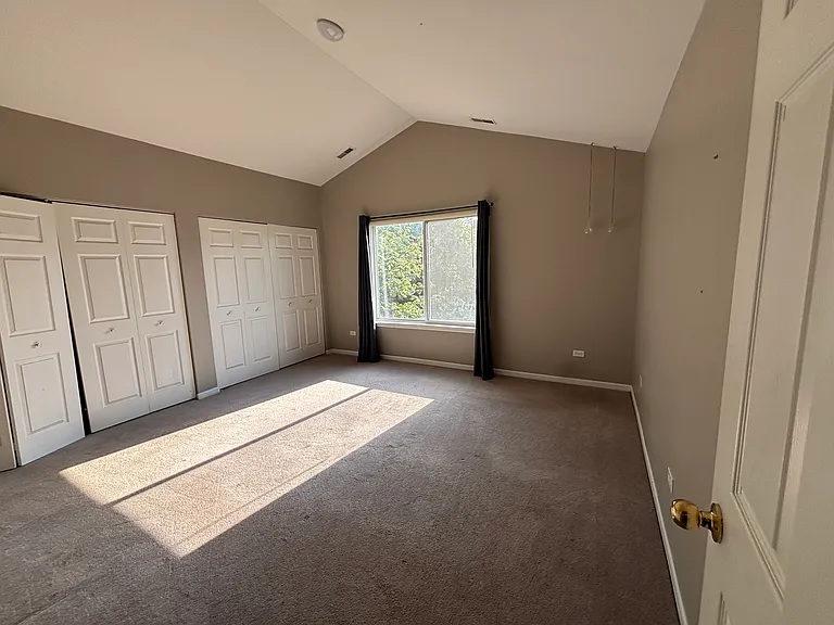 2477 Hillsboro Ln — Photo 9
