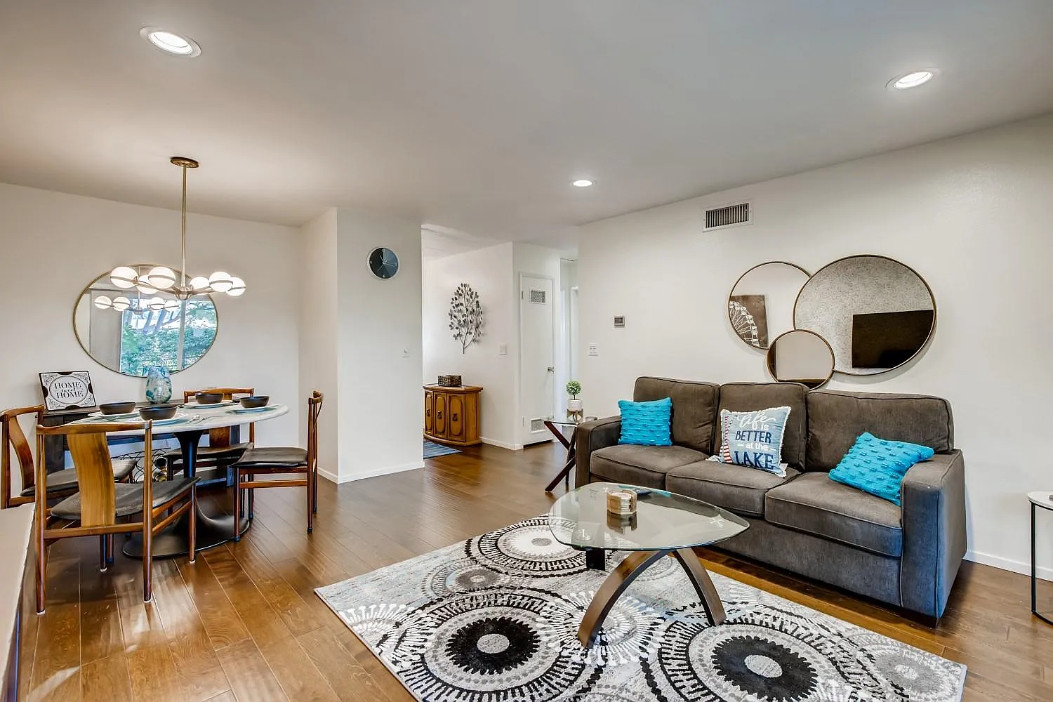 2 bed, 1034 sqft, $3,600 — Photo 3