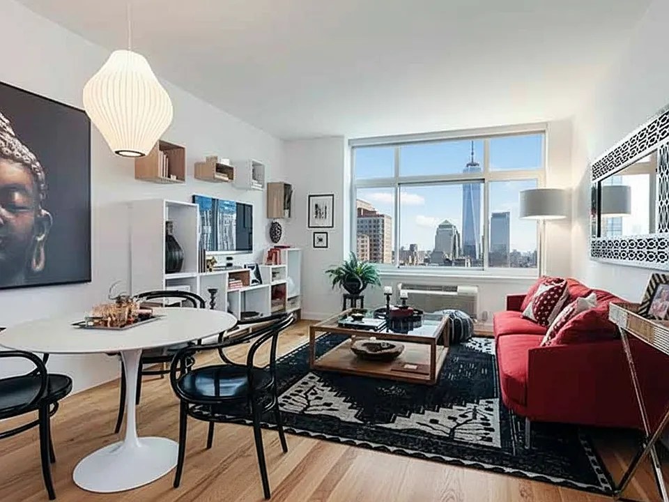 425 Warren St #8-02