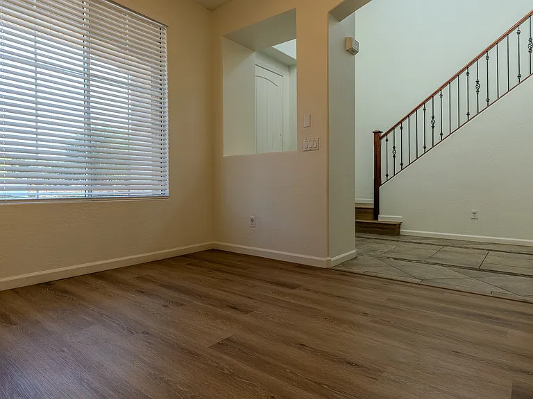 2051 E Carla Vista Dr — Photo 6
