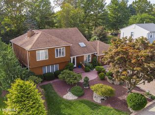42 Cannonade Dr, Marlboro, NJ 07746
