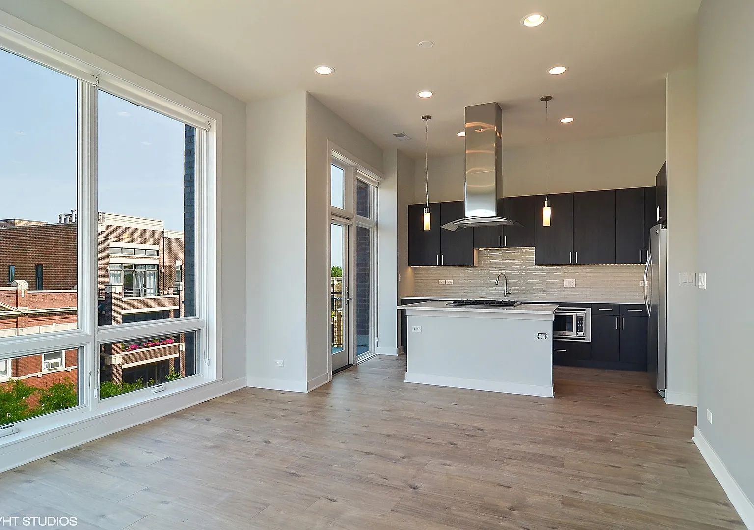 3 bed, 1550 sqft, $4,500 — Photo 4