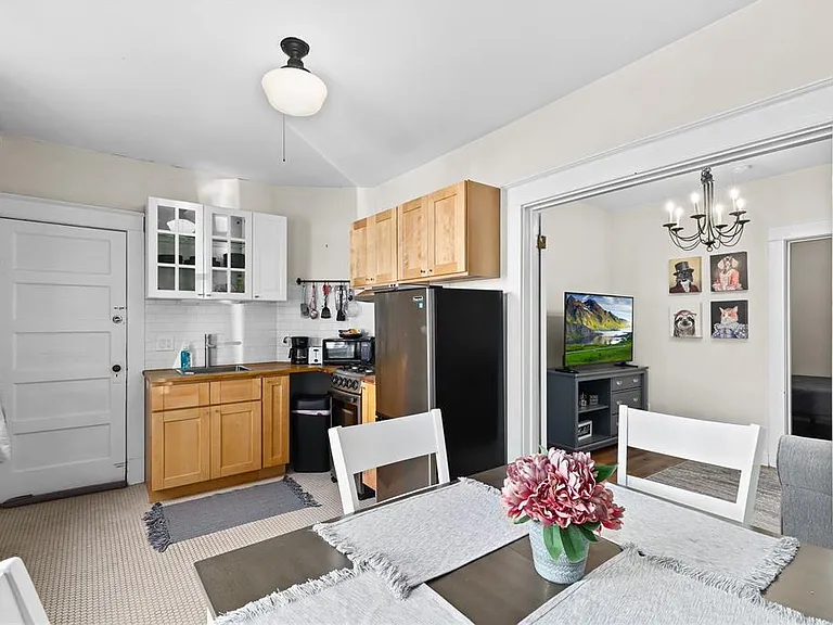 20 Ridge St #1 — Photo 5