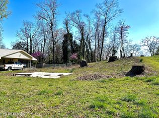 104 Marion Rd, Oak Ridge, TN 37830