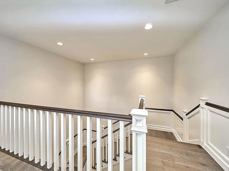 4330 Bel Aire Dr — Photo 17