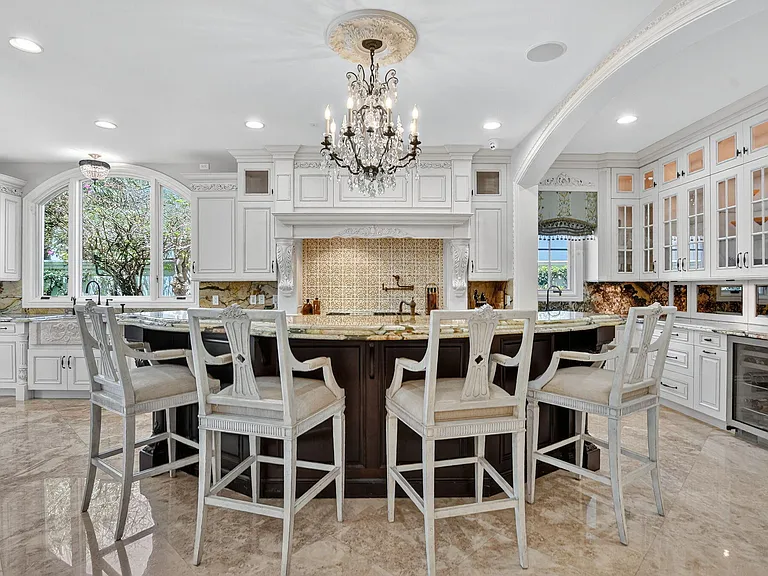 377 E Coconut Palm Rd — Photo 24