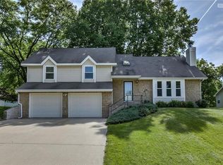 3017 Gatewood Ct, Leavenworth, KS 66048